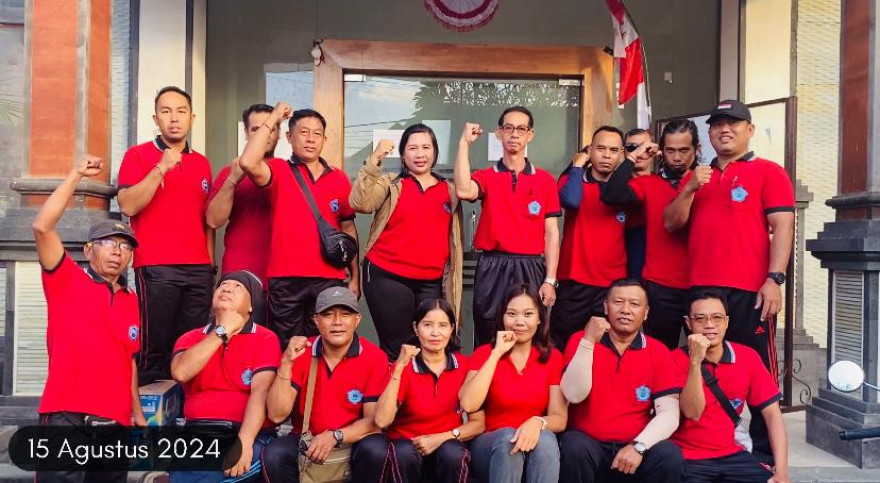 KEGIATAN BERSIH-BERSIH PANTAI DAN LOMBA DI PANTAI KEDUNGU